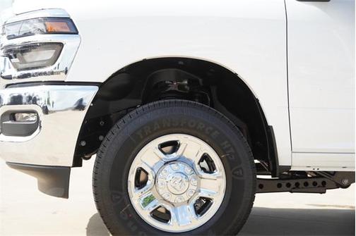 2025 RAM 2500 Tradesman Crew Cab 4x4 6'4' Box