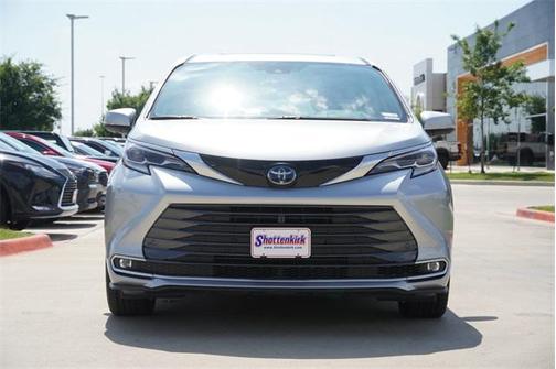 2023 Toyota Sienna Platinum 7 Passenger