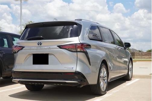 2023 Toyota Sienna Platinum 7 Passenger