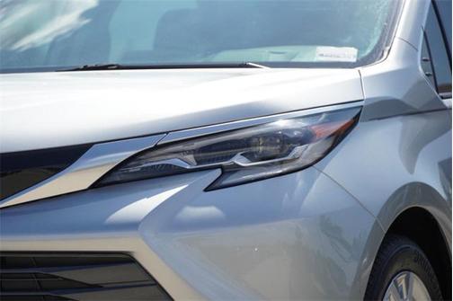 2023 Toyota Sienna Platinum 7 Passenger