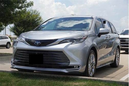 2023 Toyota Sienna Platinum 7 Passenger