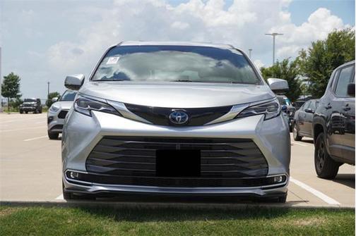 2023 Toyota Sienna Platinum 7 Passenger