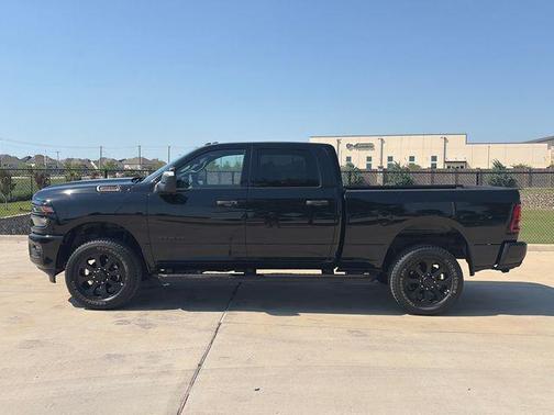 Diamond Black 2025 RAM 2500 Big Horn Crew Cab 4x4 6'4' Box