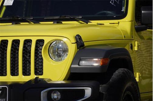 2023 Jeep Gladiator Sport