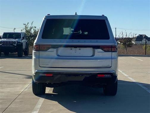 2023 Jeep Wagoneer L Series III 4x4