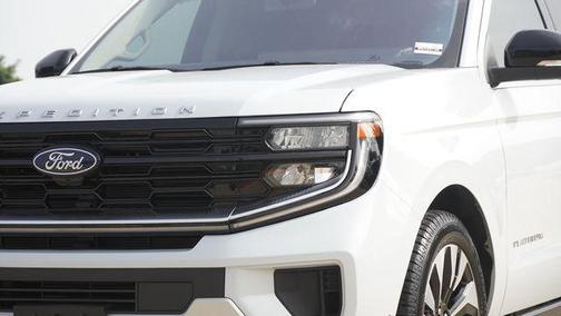 Space Silver Metallic 2025 Ford Expedition Platinum