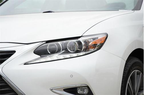 2017 Lexus ES 300h Base