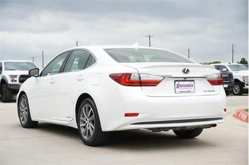 2017 Lexus ES 300h Base