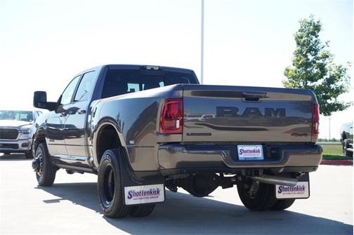 2025 RAM 3500 Laramie Crew Cab 4x4 8' Box