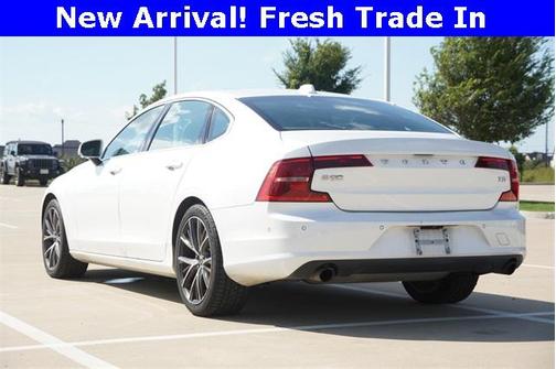 2018 Volvo S90 T5 Momentum