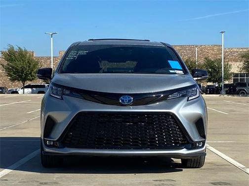 2025 Toyota Sienna Woodland Edition