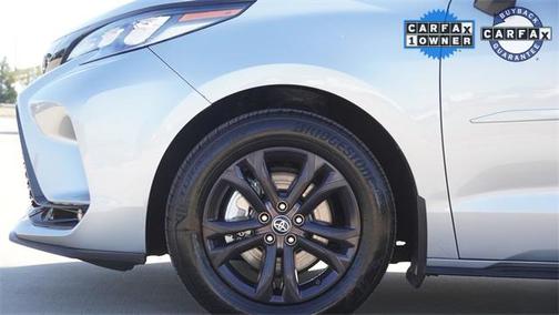 2025 Toyota Sienna Woodland Edition