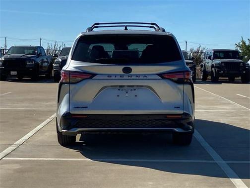 2025 Toyota Sienna Woodland Edition