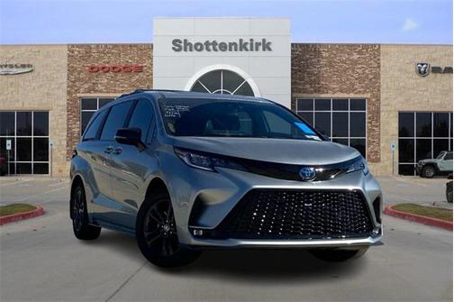 2025 Toyota Sienna Woodland Edition