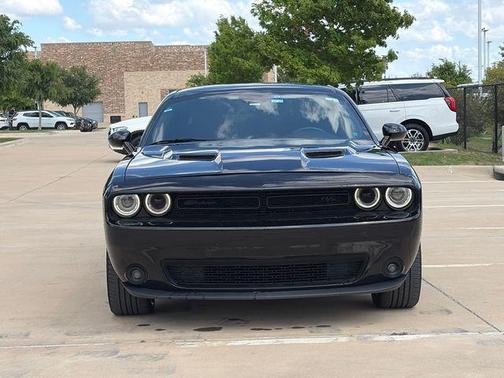 Pitch Black Clearcoat 2020 Dodge Challenger SXT