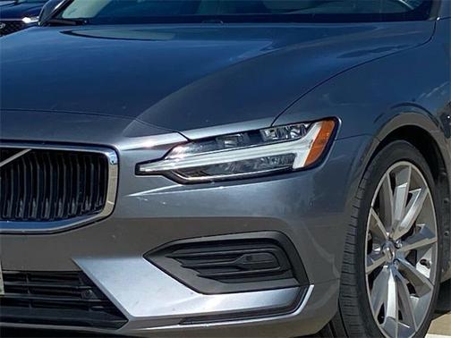 2020 Volvo S60 T5 Momentum