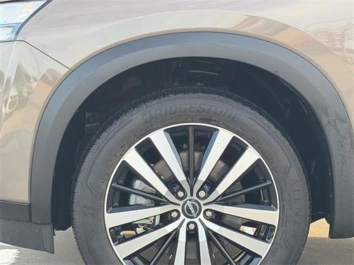 2023 Nissan Pathfinder Platinum FWD