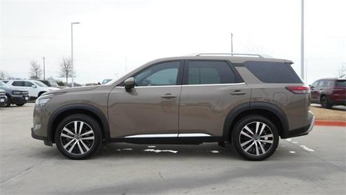 2023 Nissan Pathfinder Platinum FWD
