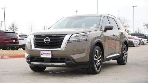 2023 Nissan Pathfinder Platinum FWD