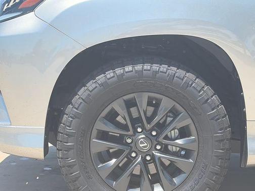 Atomic Silver 2023 Lexus GX 460 Premium