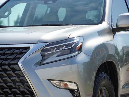 Atomic Silver 2023 Lexus GX 460 Premium