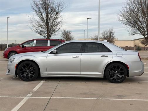 2022 Chrysler 300 Touring