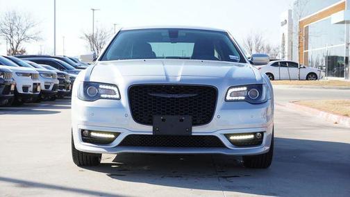 2022 Chrysler 300 Touring