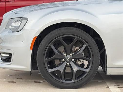 2022 Chrysler 300 Touring