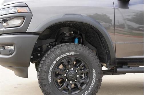 2025 RAM 2500 Tradesman Crew Cab 4x4 6'4' Box