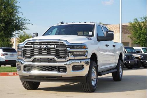 2025 RAM 2500 Tradesman Crew Cab 4x4 6'4' Box