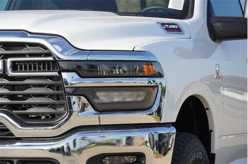 2025 RAM 2500 Tradesman Crew Cab 4x4 6'4' Box