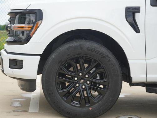 Oxford White 2024 Ford F-150 XLT