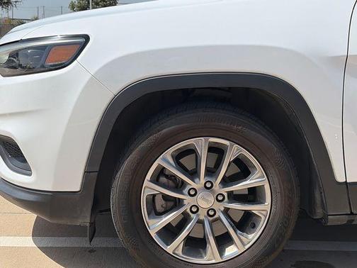 Bright White Clearcoat 2019 Jeep Cherokee Latitude Plus