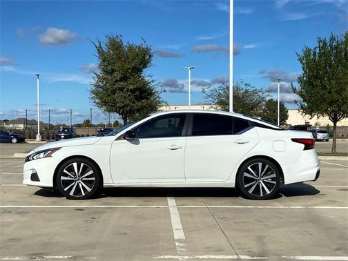 2020 Nissan Altima SR FWD