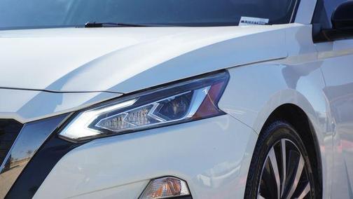 2020 Nissan Altima SR FWD