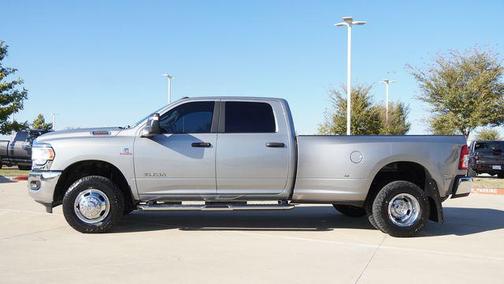 2023 RAM 3500 Big Horn Crew Cab 4x4 8' Box