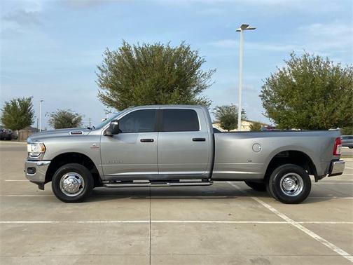 2023 RAM 3500 Big Horn Crew Cab 4x4 8' Box