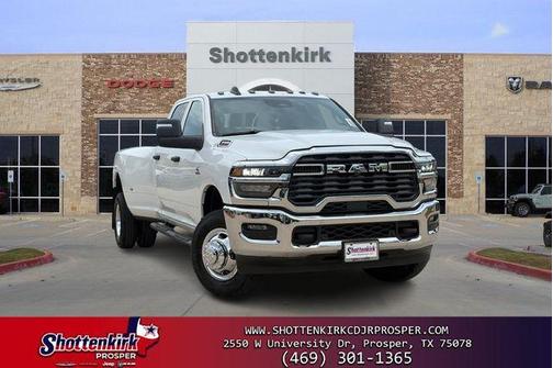 Bright White Clearcoat 2026 RAM 3500 Tradesman Crew Cab 4x4 8' Box