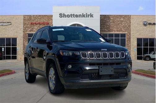 2023 Jeep Compass Latitude Lux