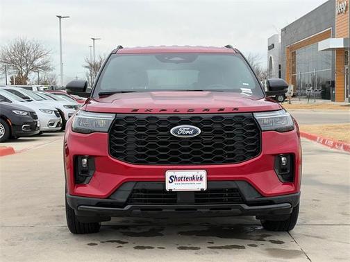 2025 Ford Explorer ST-Line