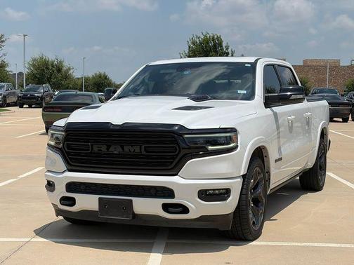 Ivory White Tri-Coat Pearlcoat 2021 RAM 1500 Limited