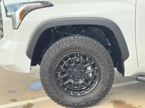 Ice 2025 Toyota Tundra SR5