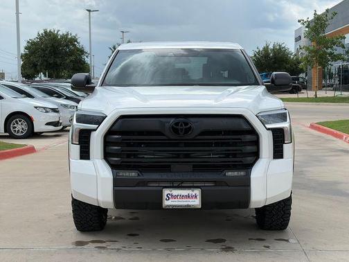 Ice 2025 Toyota Tundra SR5