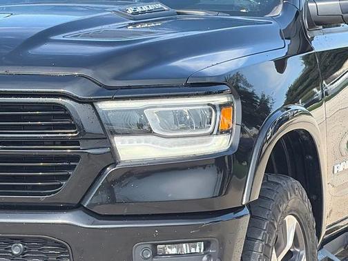 Diamond Black Crystal Pearlcoat 2019 RAM 1500 Laramie