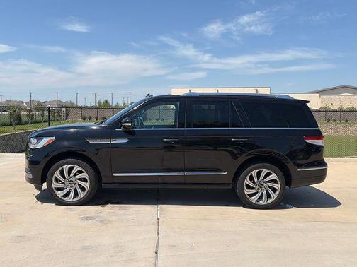 Black Metallic 2023 Lincoln Navigator Reserve