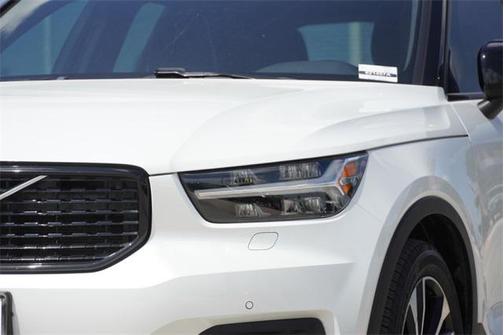 2021 Volvo XC40 T5 R-Design