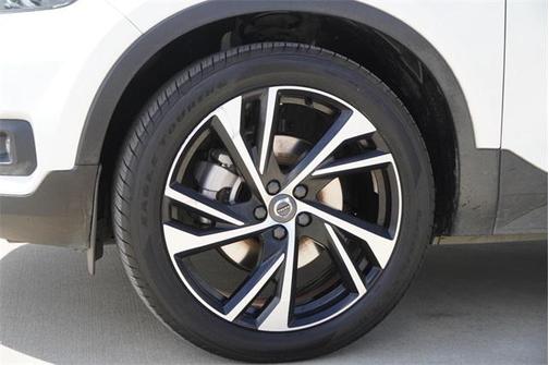 2021 Volvo XC40 T5 R-Design