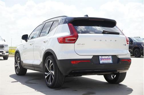 2021 Volvo XC40 T5 R-Design