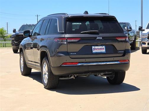 2025 Jeep Grand Cherokee Laredo
