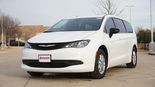 2026 Chrysler Voyager LX